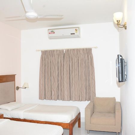 Sai Towers Hotel Puttaparthi Ngoại thất bức ảnh