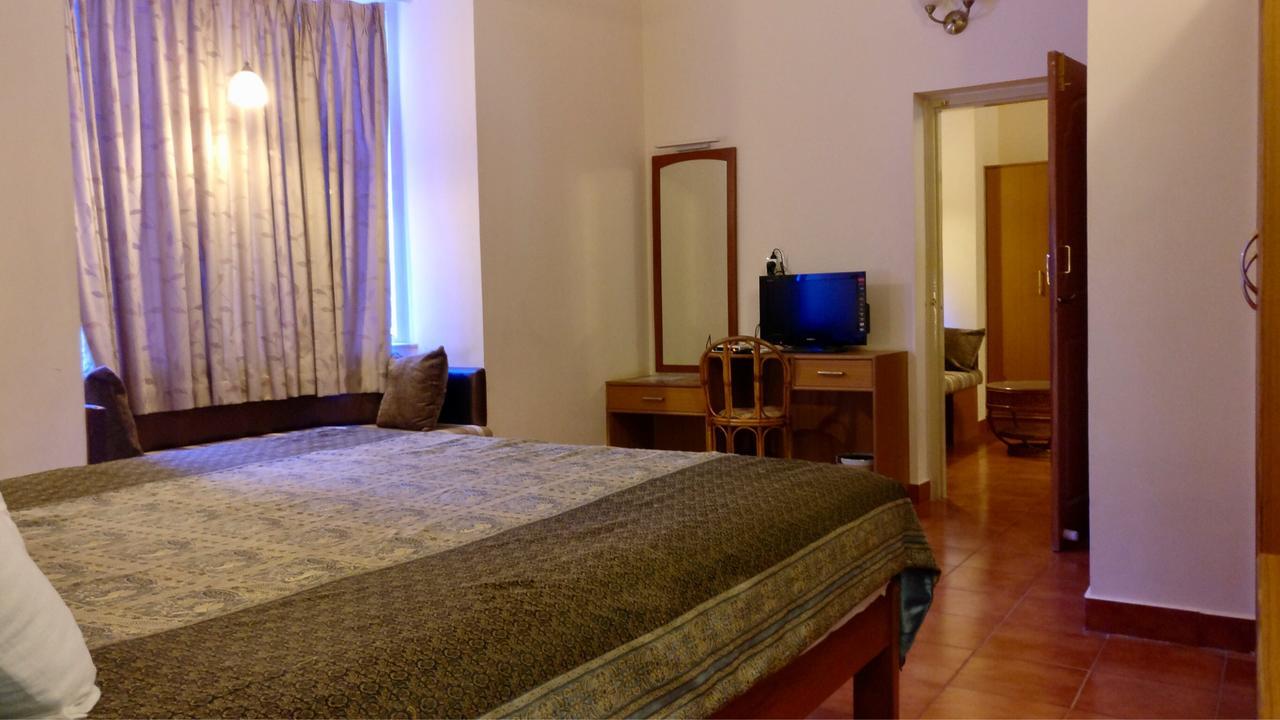 Sai Towers Hotel Puttaparthi Ngoại thất bức ảnh