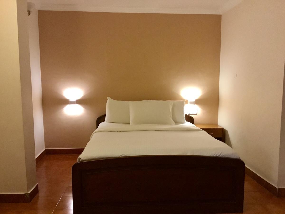 Sai Towers Hotel Puttaparthi Ngoại thất bức ảnh
