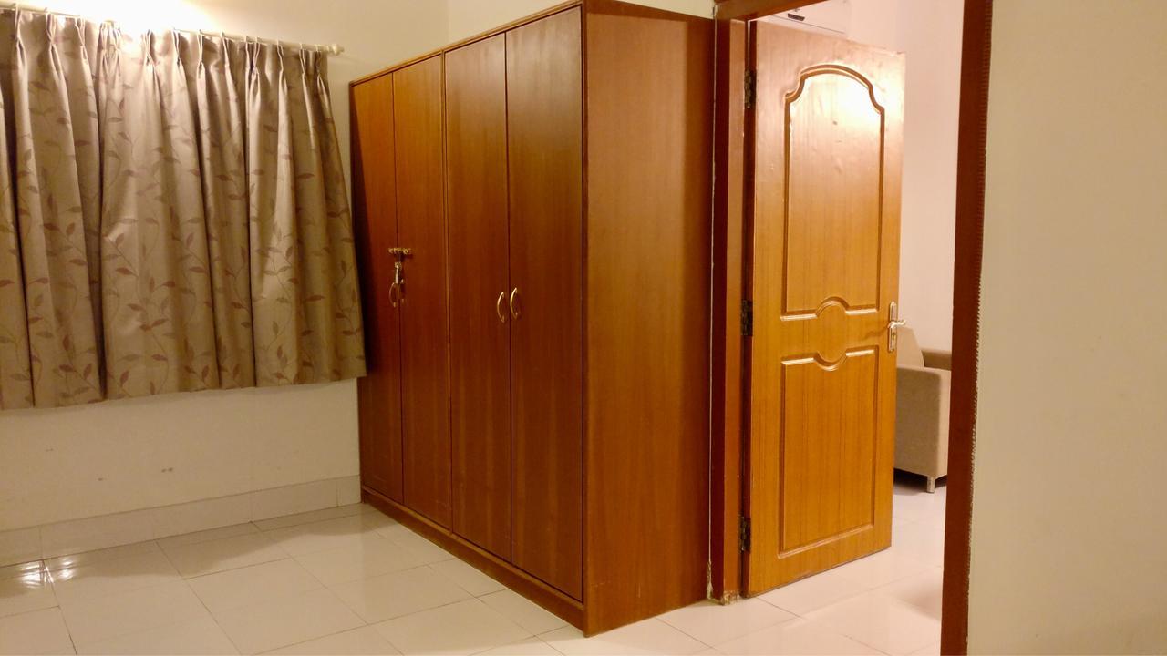 Sai Towers Hotel Puttaparthi Ngoại thất bức ảnh