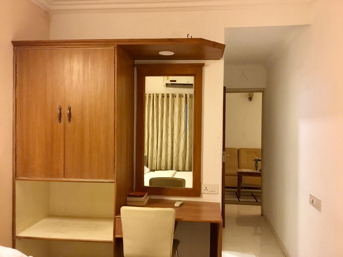 Sai Towers Hotel Puttaparthi Ngoại thất bức ảnh