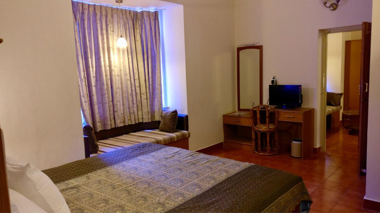 Sai Towers Hotel Puttaparthi Ngoại thất bức ảnh